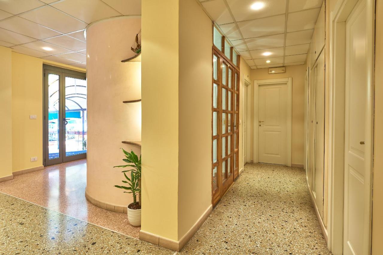Albergo Natalina فينالي ليغوري المظهر الخارجي الصورة