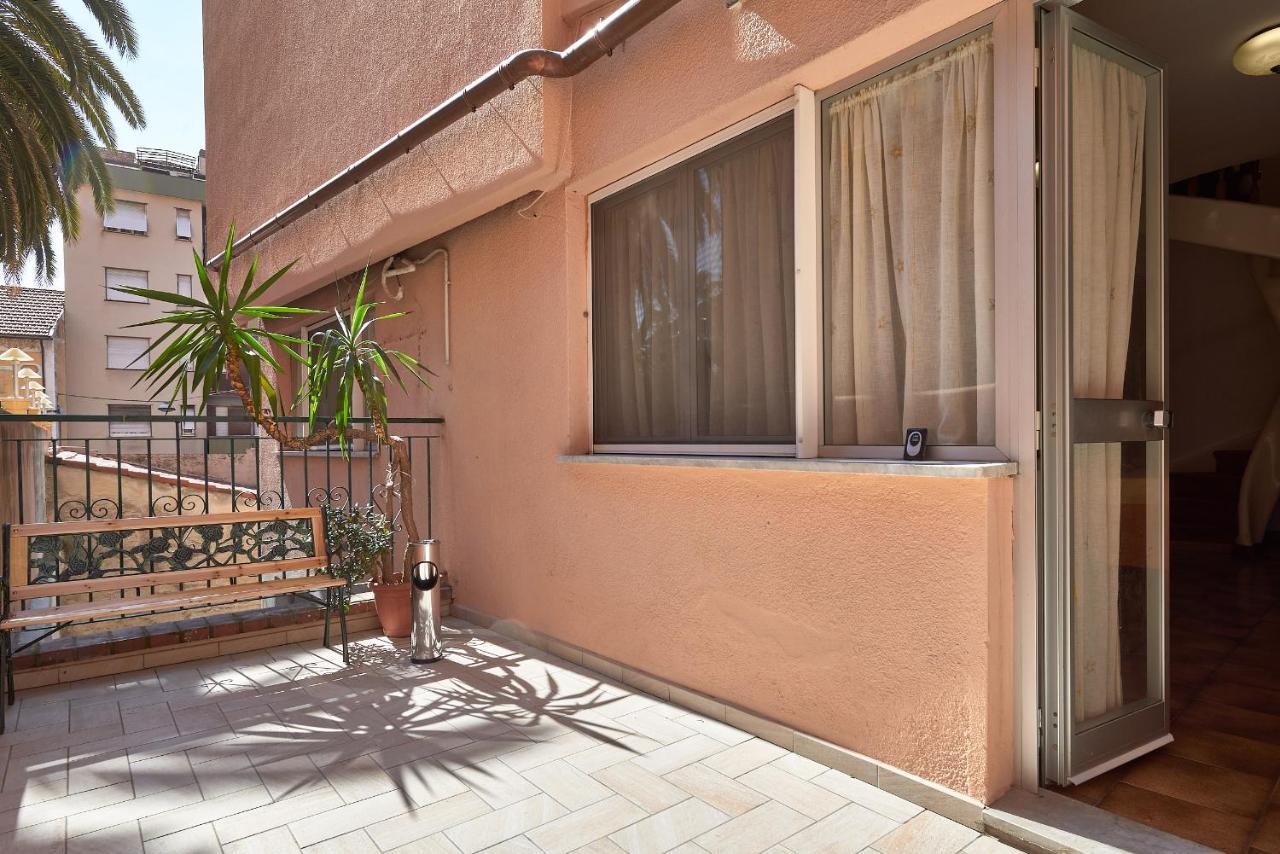 Albergo Natalina فينالي ليغوري المظهر الخارجي الصورة