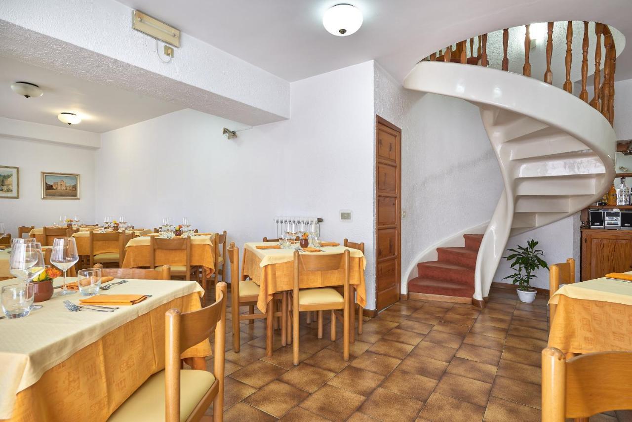 Albergo Natalina فينالي ليغوري المظهر الخارجي الصورة