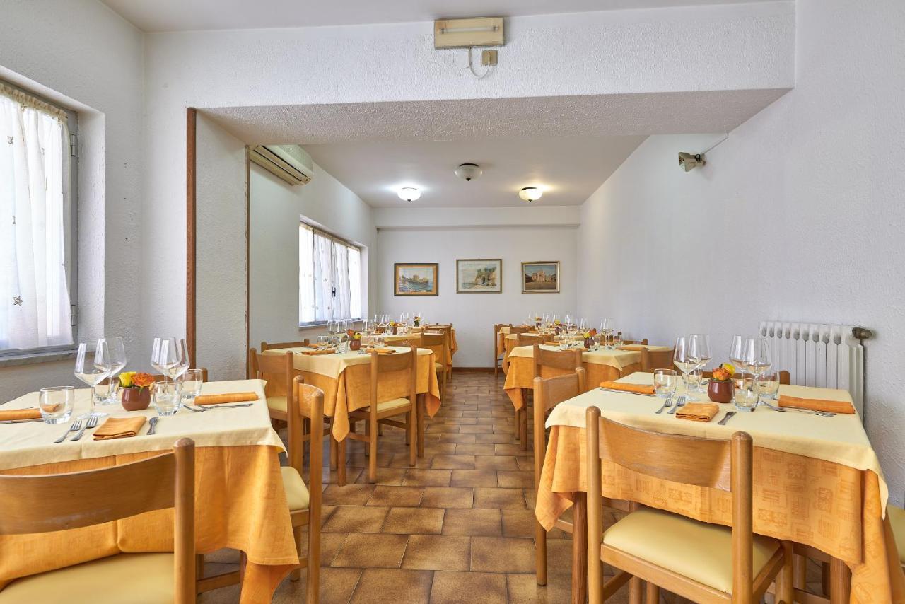 Albergo Natalina فينالي ليغوري المظهر الخارجي الصورة